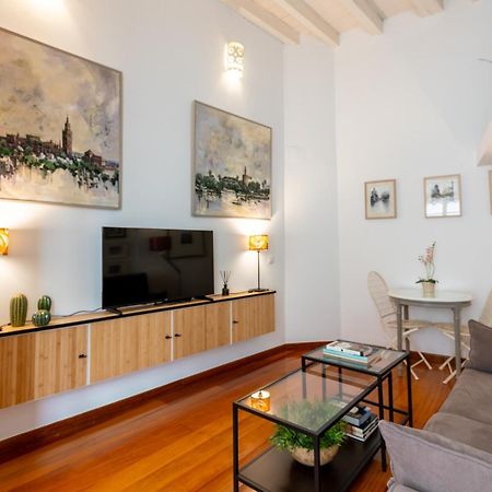 Apartamentos Rg Goyeneta Sevilla Bagian luar foto