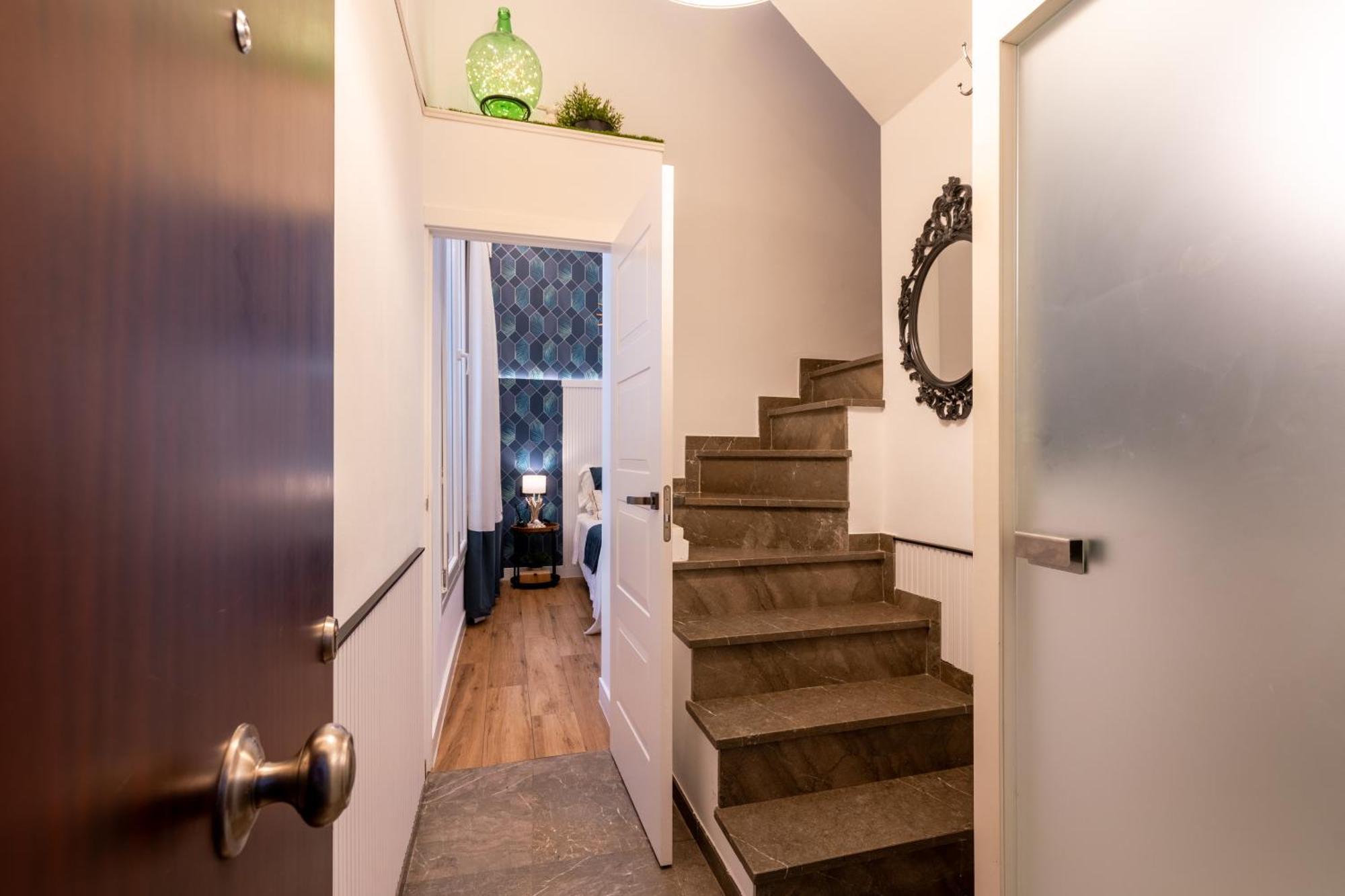 Apartamentos Rg Goyeneta Sevilla Bagian luar foto